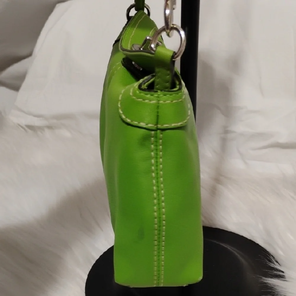 SALE! Auth Coach Mini ๐ Green Shoulder Bag W Scarf & Hangtag & Extender - Picture 4 of 13